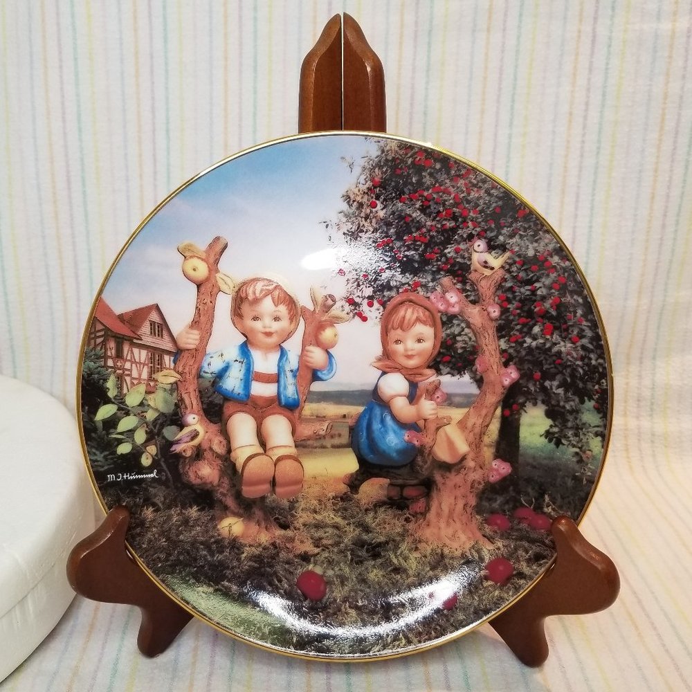 Vintage 1991 MJ Hummel Apple Tree Boy Girl Collector's Plate Little Companions